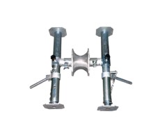 TWO ADJUSTABLE BOOMS WITH CABLE ROLLER