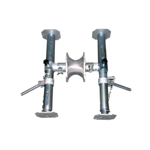 TWO ADJUSTABLE BOOMS WITH CABLE ROLLER